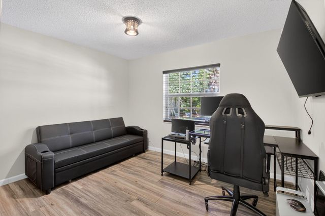 19131 Fairlawn Way, Boca Raton, FL 33434