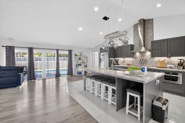 19131 Fairlawn Way, Boca Raton, FL 33434