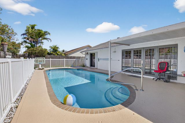 19131 Fairlawn Way, Boca Raton, FL 33434