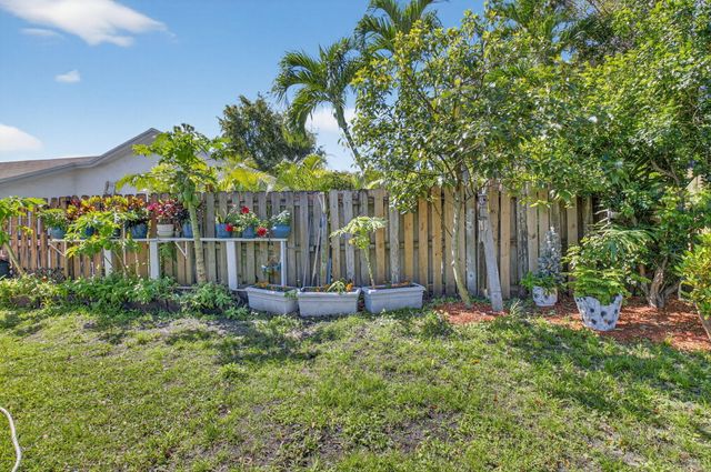 19131 Fairlawn Way, Boca Raton, FL 33434