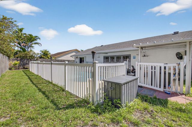 19131 Fairlawn Way, Boca Raton, FL 33434