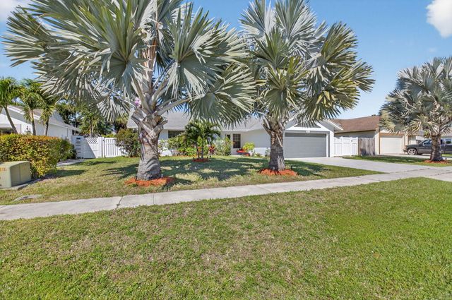 19131 Fairlawn Way, Boca Raton, FL 33434