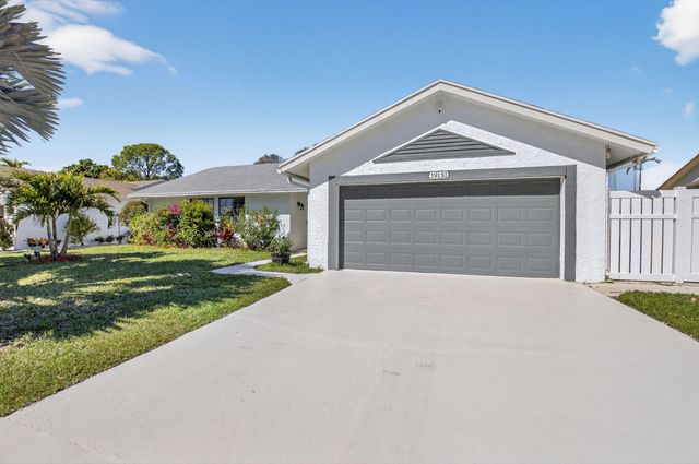 19131 Fairlawn Way, Boca Raton, FL 33434