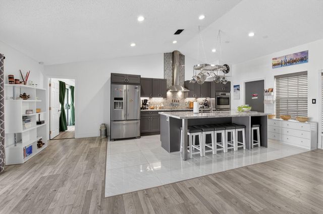 19131 Fairlawn Way, Boca Raton, FL 33434