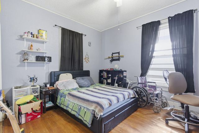 306 W County Street, Monett, MO 65708