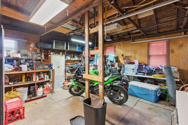 306 W County Street, Monett, MO 65708