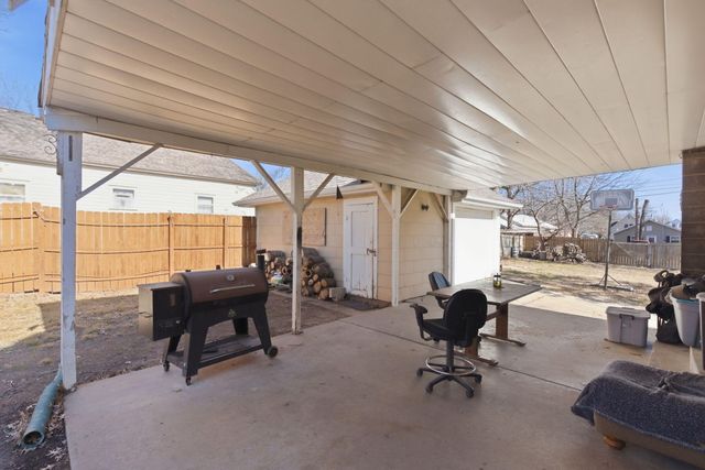 306 W County Street, Monett, MO 65708