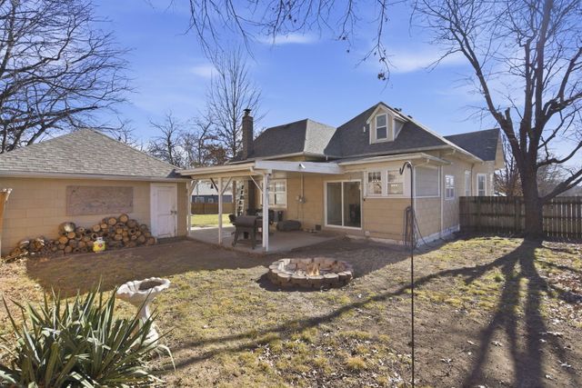 306 W County Street, Monett, MO 65708