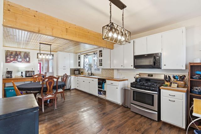 306 W County Street, Monett, MO 65708