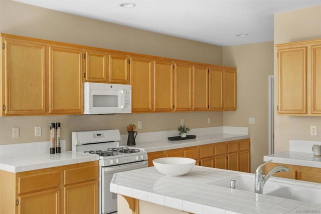 5180 Bluegrass, Oceanside, CA 92057