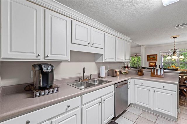 7086 Crown Pointe Drive, Mobile, AL 36695