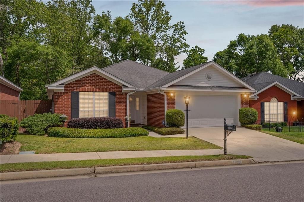 7086 Crown Pointe Drive, Mobile, AL 36695