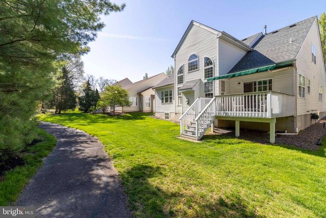 617 N SETTLERS CIR, Warrington, PA 18976
