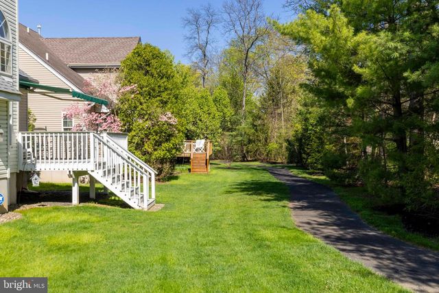 617 N SETTLERS CIR, Warrington, PA 18976