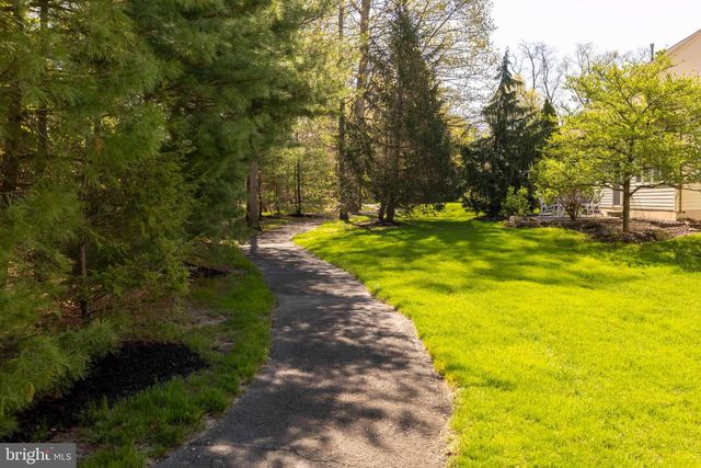 617 N SETTLERS CIR, Warrington, PA 18976
