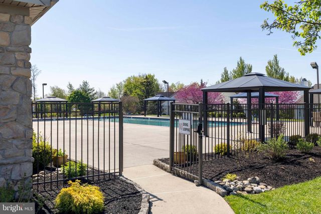 617 N SETTLERS CIR, Warrington, PA 18976