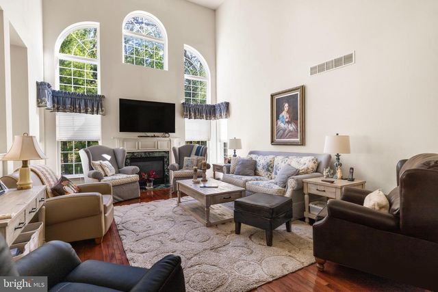 617 N SETTLERS CIR, Warrington, PA 18976