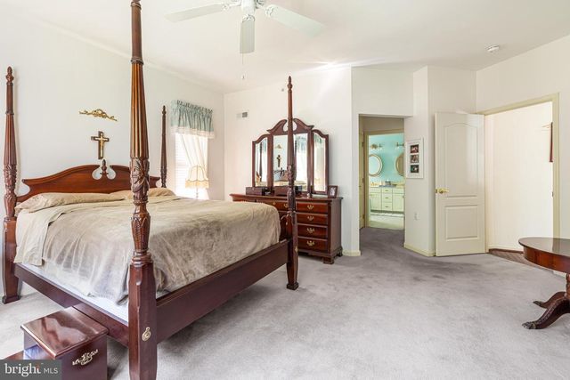 617 N SETTLERS CIR, Warrington, PA 18976