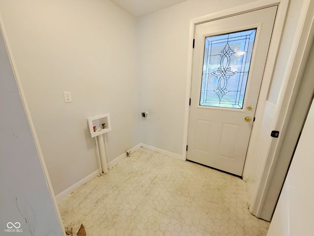 208 Cottonwood Drive, Anderson, IN 46012