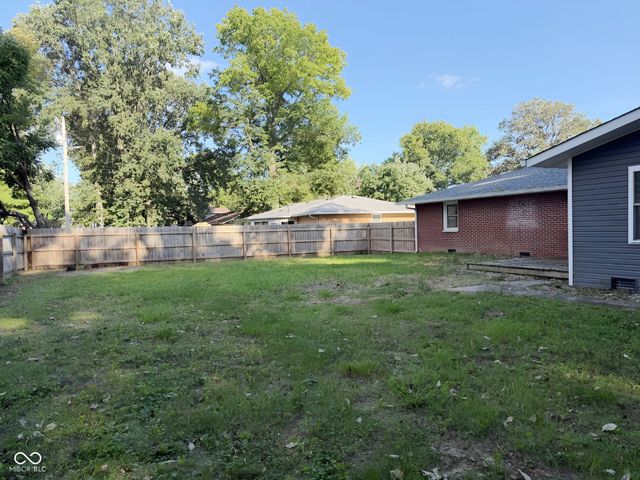 208 Cottonwood Drive, Anderson, IN 46012
