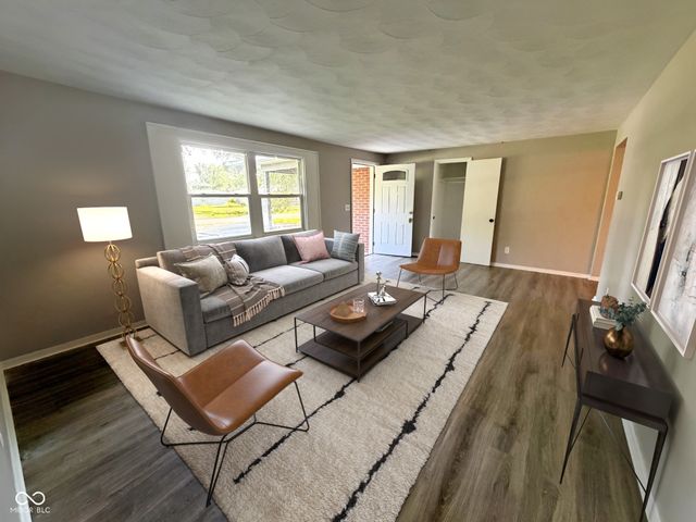 208 Cottonwood Drive, Anderson, IN 46012