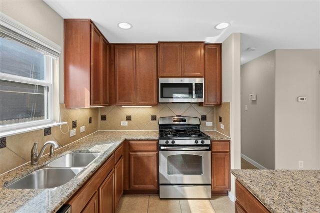 8513 Wood Stork DR, Austin, TX 78729