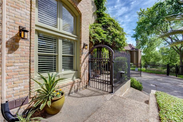 4700 Post Oak Timber Drive, Houston, TX 77056