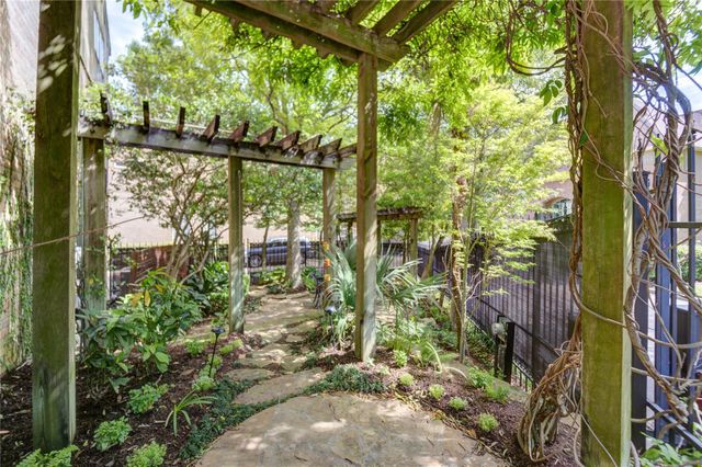 4700 Post Oak Timber Drive, Houston, TX 77056
