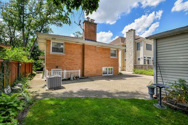 1401 Brophy Avenue, Park Ridge, IL 60068