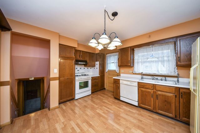 1401 Brophy Avenue, Park Ridge, IL 60068