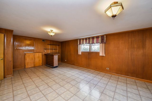 1401 Brophy Avenue, Park Ridge, IL 60068
