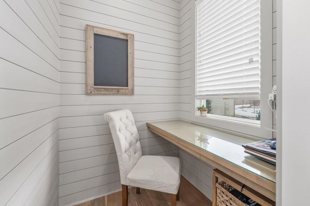 3706 N Crest Cir, Wichita, KS 67226