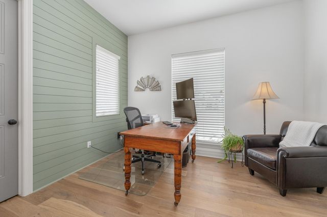 3706 N Crest Cir, Wichita, KS 67226