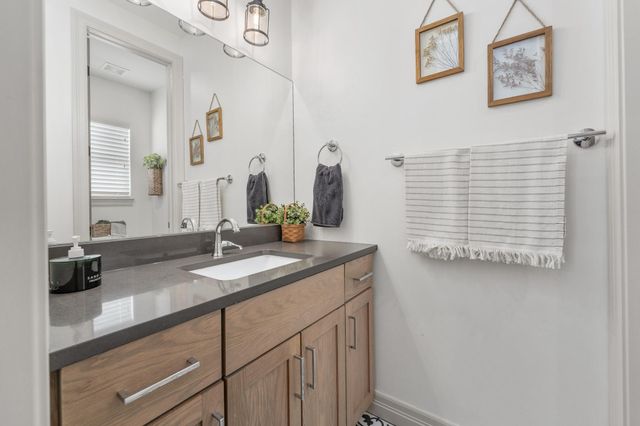 3706 N Crest Cir, Wichita, KS 67226