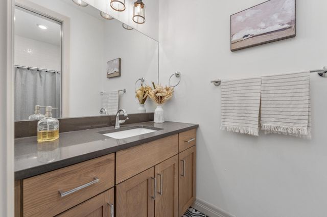 3706 N Crest Cir, Wichita, KS 67226