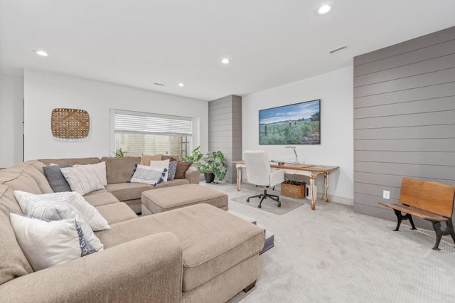 3706 N Crest Cir, Wichita, KS 67226