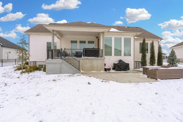 3706 N Crest Cir, Wichita, KS 67226