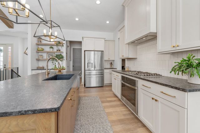 3706 N Crest Cir, Wichita, KS 67226