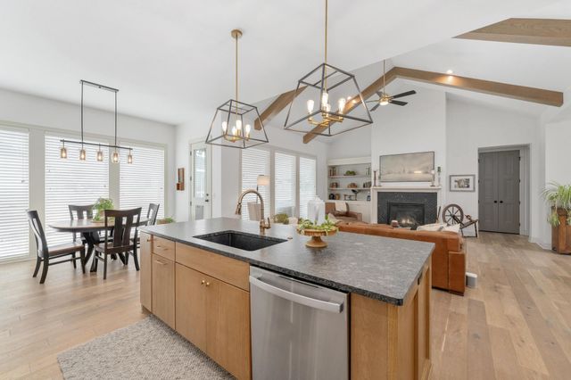 3706 N Crest Cir, Wichita, KS 67226