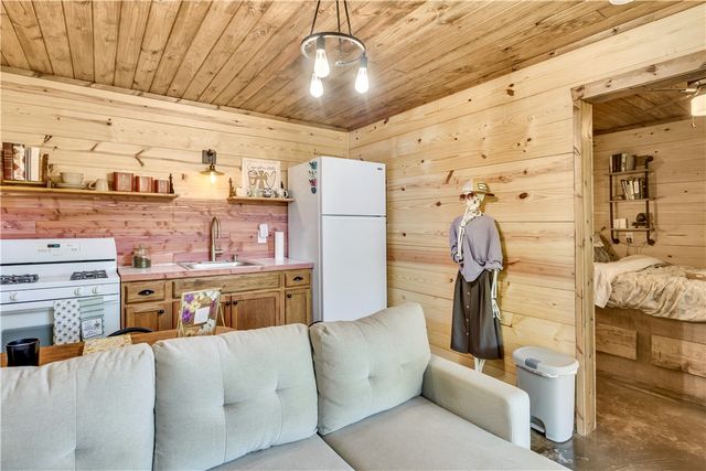 511 Denson Reed Rd., Cleveland, TX 77328