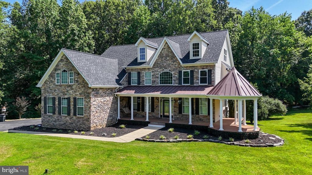 Image 17 of property listing at 8070 AMBERLEIGH PLACE, La Plata, MD 20646