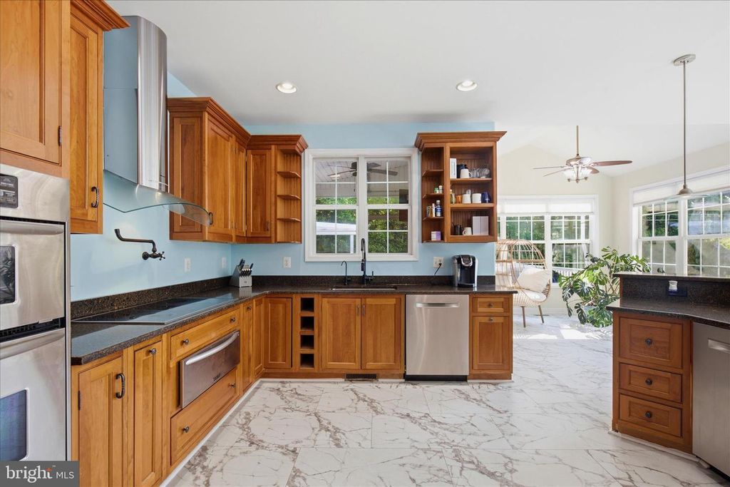 Image 2 of property listing at 8070 AMBERLEIGH PLACE, La Plata, MD 20646