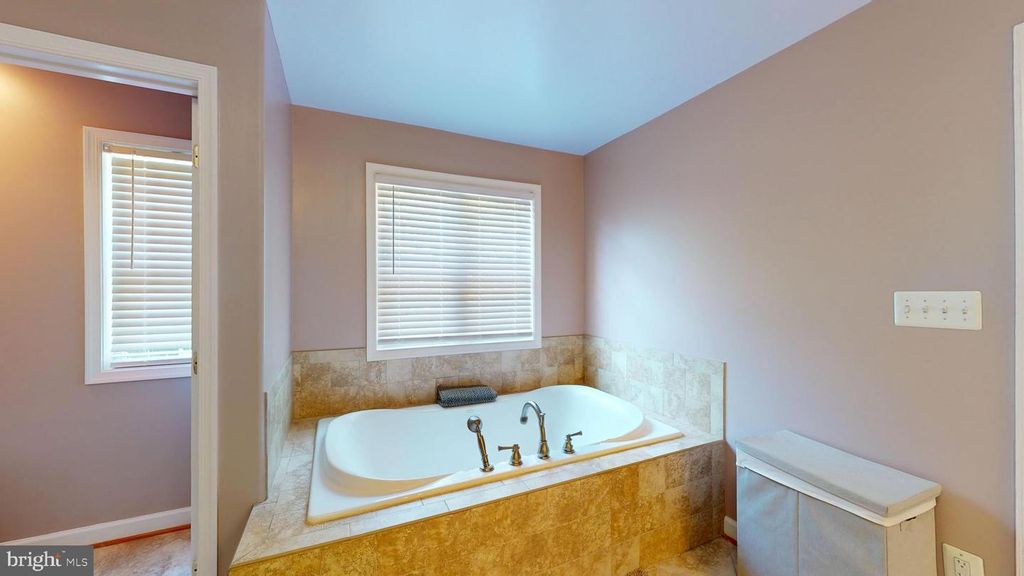 Image 34 of property listing at 8070 AMBERLEIGH PLACE, La Plata, MD 20646