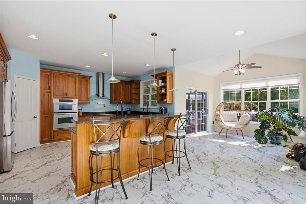 Image 4 of property listing at 8070 AMBERLEIGH PLACE, La Plata, MD 20646