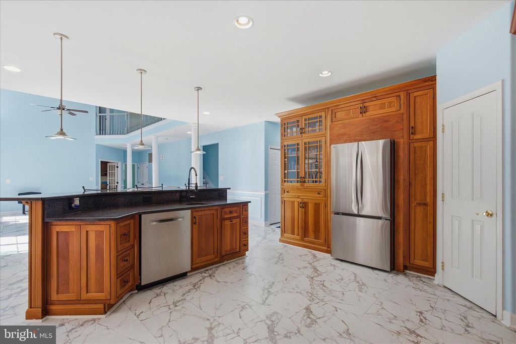 Image 6 of property listing at 8070 AMBERLEIGH PLACE, La Plata, MD 20646