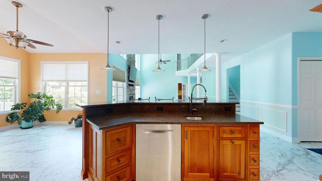 Image 7 of property listing at 8070 AMBERLEIGH PLACE, La Plata, MD 20646