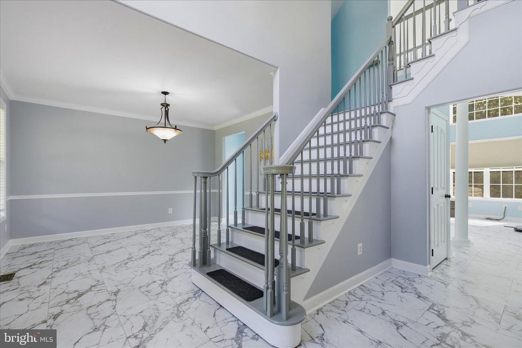 Image 8 of property listing at 8070 AMBERLEIGH PLACE, La Plata, MD 20646