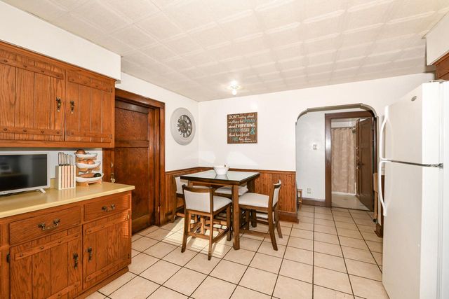 3271 S 10th STREET, Milwaukee, WI 53215