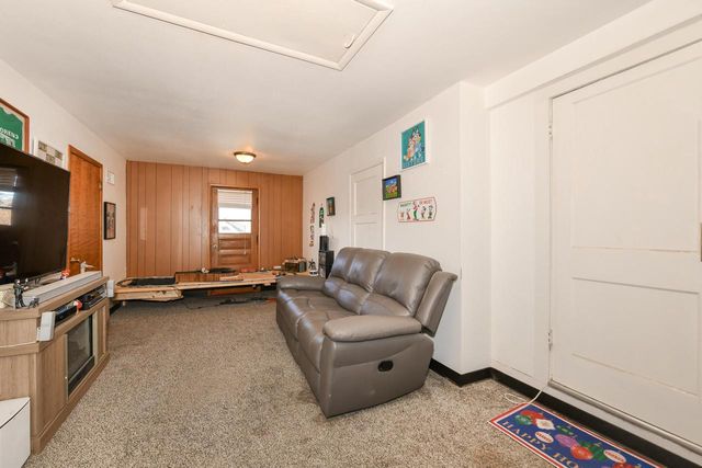 3271 S 10th STREET, Milwaukee, WI 53215