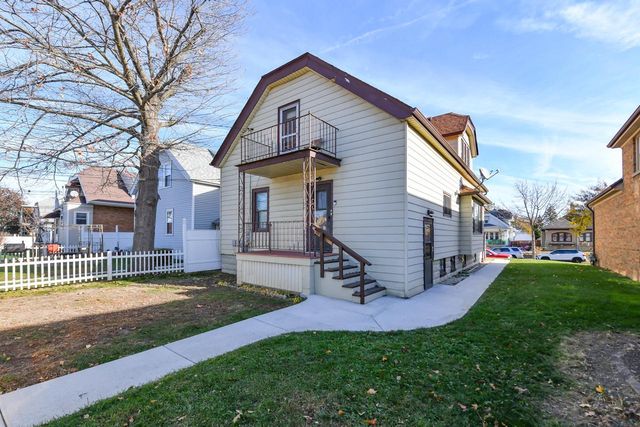 3271 S 10th STREET, Milwaukee, WI 53215